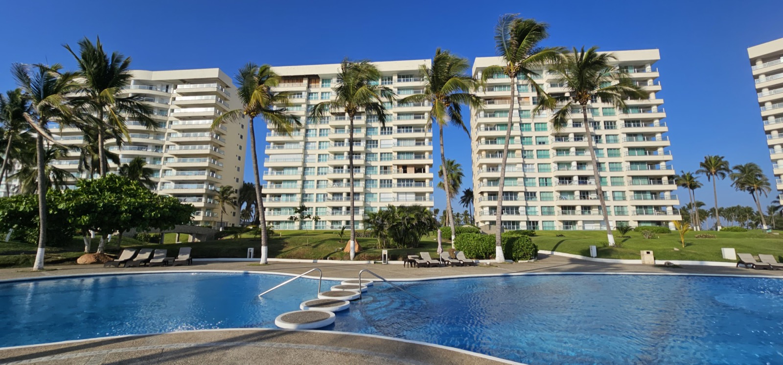 Beachfront flagship vacation rental in Acapulco, Mexico, managed by Bello Homes