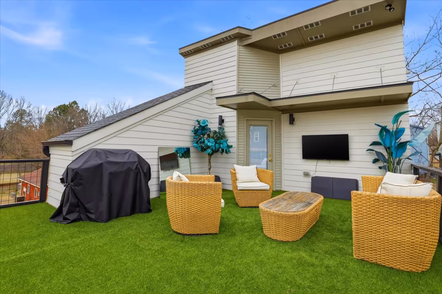 Outdoor terrace at The Commonwealth, a Bello Homes Airbnb in Charlotte, NC